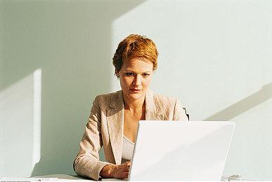 育碧携手Venum推出《刺客信条：英灵殿》限定联名产品